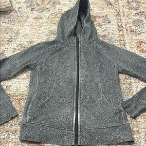 Lululemon Womens size 8 Scuba Hoodie Light Full Zip Gray Pockets Thumbholes Logo